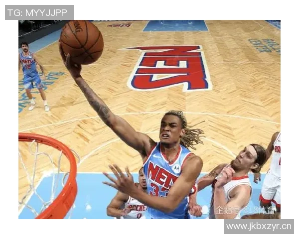 克拉克斯顿全能表现闪耀赛场17分9板7助4帽助球队取得胜利